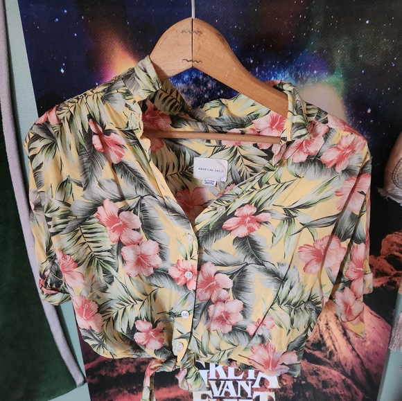 American Eagle Outfitters Tops - American Eagle Cropped Hawaiian Shirt, XS
